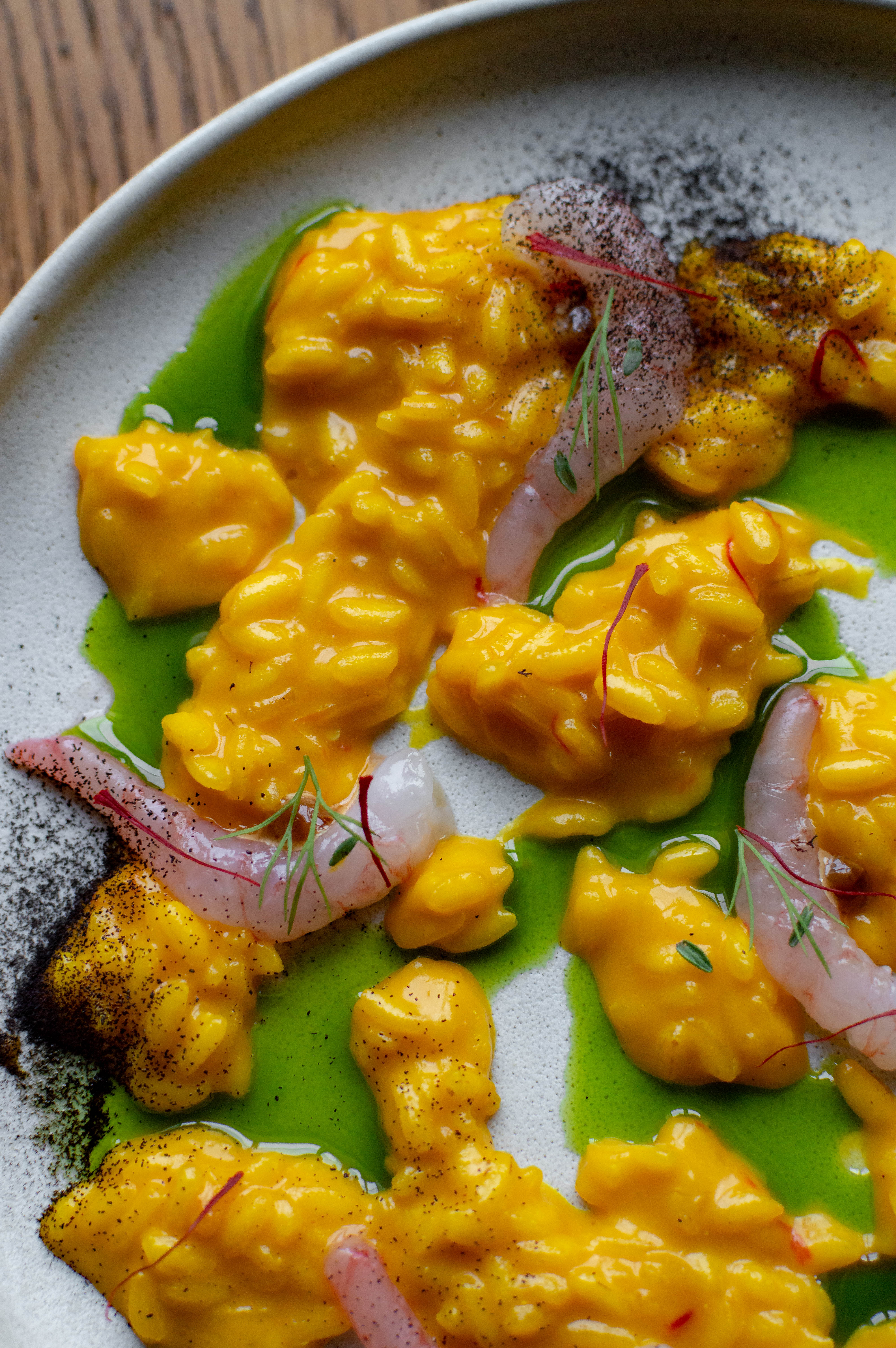 Saffron threads macro